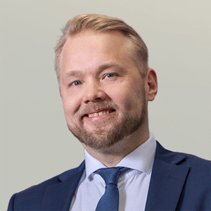 Veli-Matti_beige02_small_400x400px